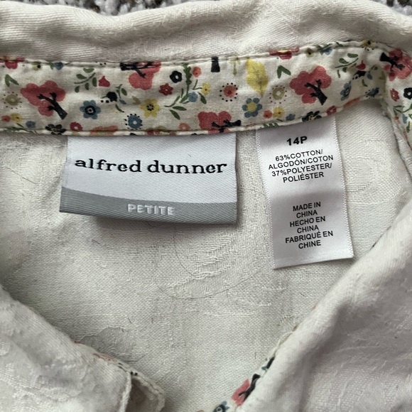 Embroidered white button down - Picture 3 of 4